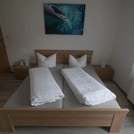 Ohne Fruehstueck In Der Forellenzucht Burgen (Mayen-Koblenz)