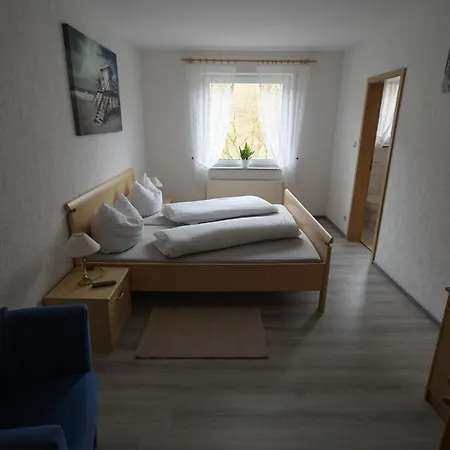 Ohne Fruehstueck In Der Forellenzucht Burgen (Mayen-Koblenz)