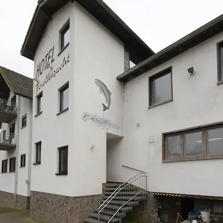Ohne Fruehstueck In Der Forellenzucht Otel 2*