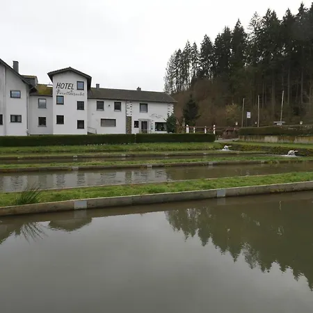 Ohne Fruehstueck In Der Forellenzucht Hotel