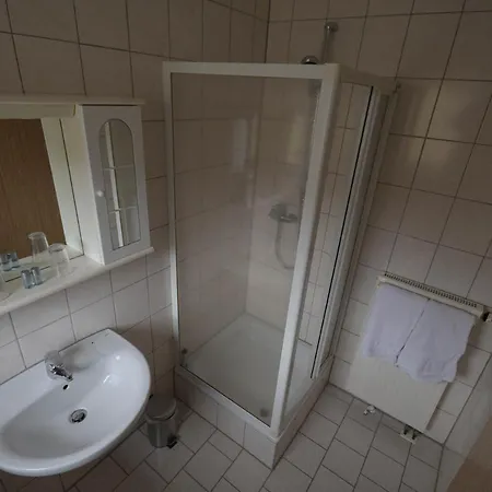 Ohne Fruehstueck In Der Forellenzucht Burgen (Mayen-Koblenz)