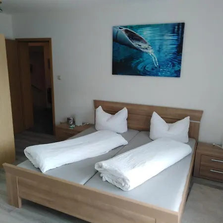 Ohne Fruehstueck In Der Forellenzucht Otel