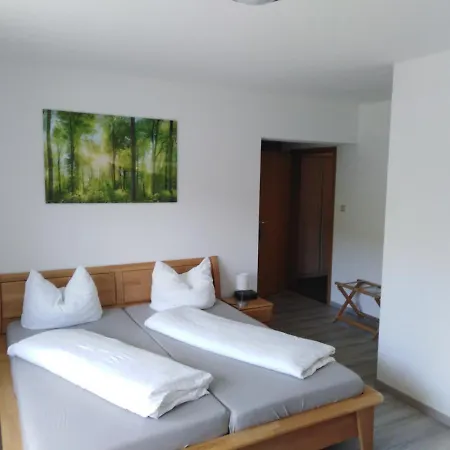 Otel Ohne Fruehstueck In Der Forellenzucht Burgen (Mayen-Koblenz)
