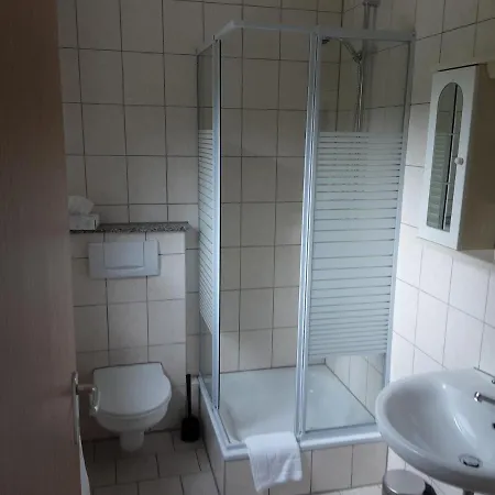 Ohne Fruehstueck In Der Forellenzucht 2* Burgen (Mayen-Koblenz)